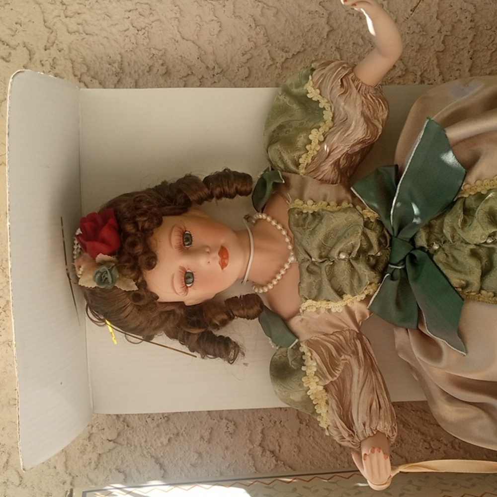 Victorian Porcelain Doll w Box 17" Midwestern Home Products - Picture 2 of 15